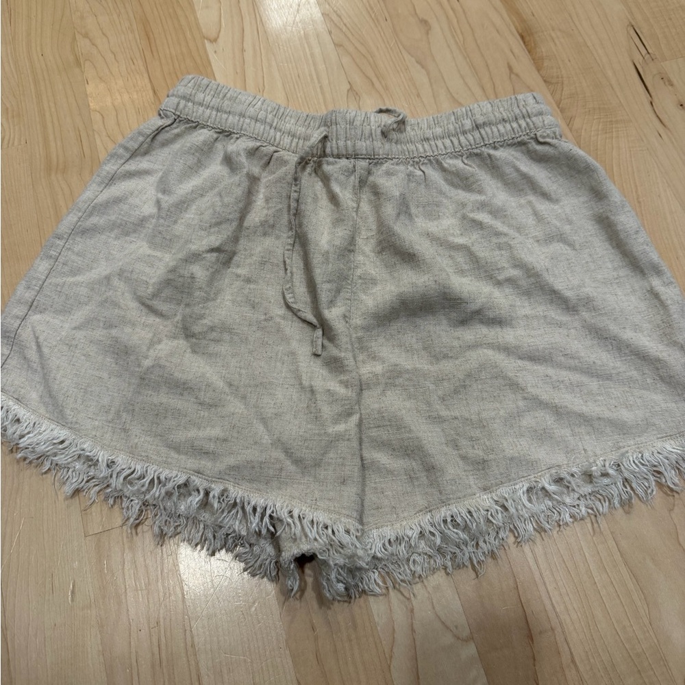 H&M Fringe Hem High-Waist Shorts - Light Beige